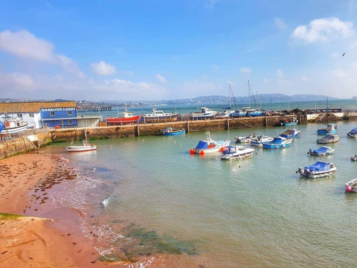 Pink House ,Opposite Beach ,Sleeps 6 , 2 Bedroom Ground Floor Self Contained Garden Flat , Private Entrance , Kitchen , Guaranteed Parking ,Wifi , Movies ,Bathroom ,Fridge , Microwave ,Bedroom 1, Double Bed & 2 Single Beds ,Bedroom 2 , Double Bed Paignton Exterior foto